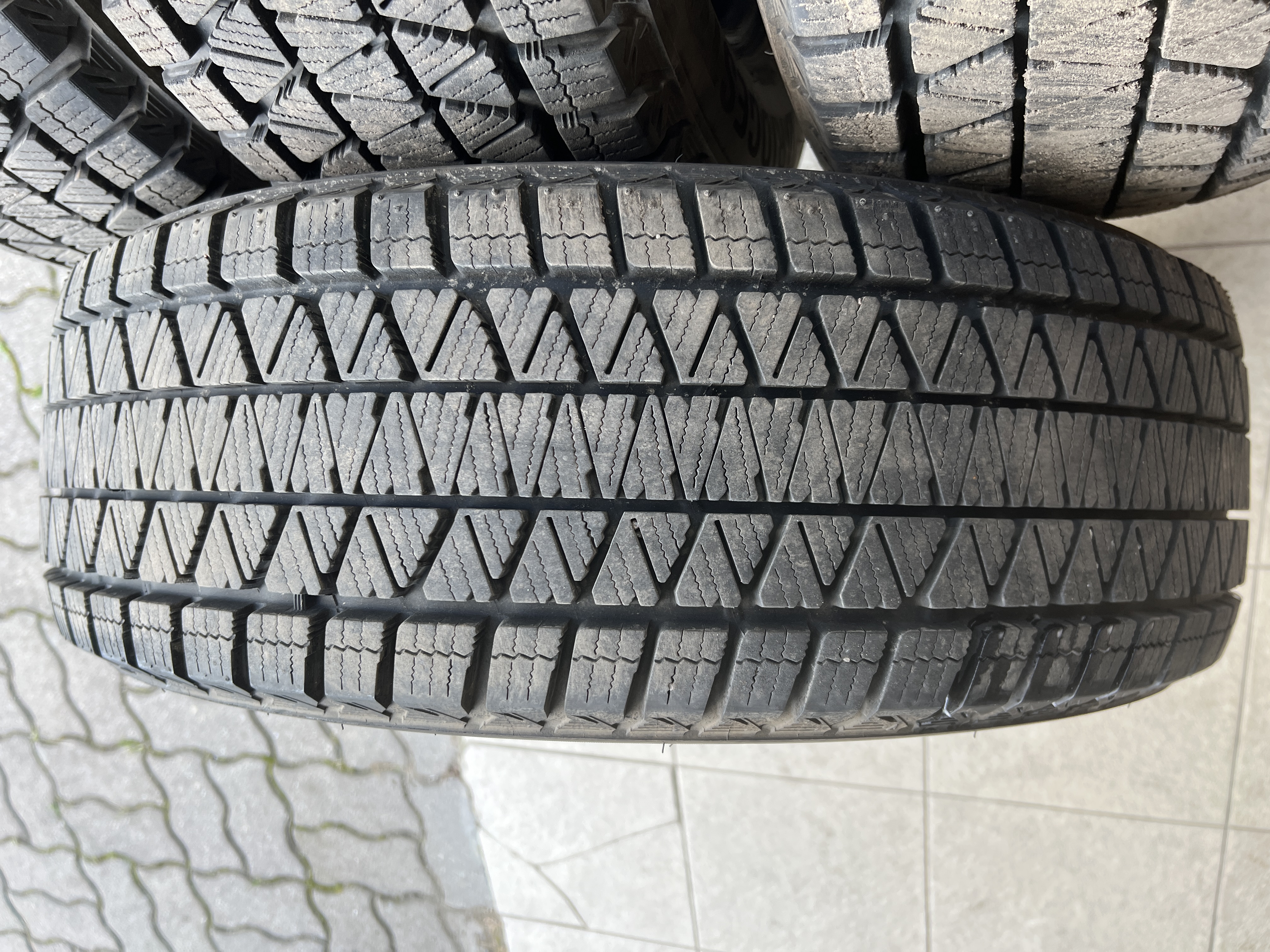 Bridgestone Blizzak DM V3