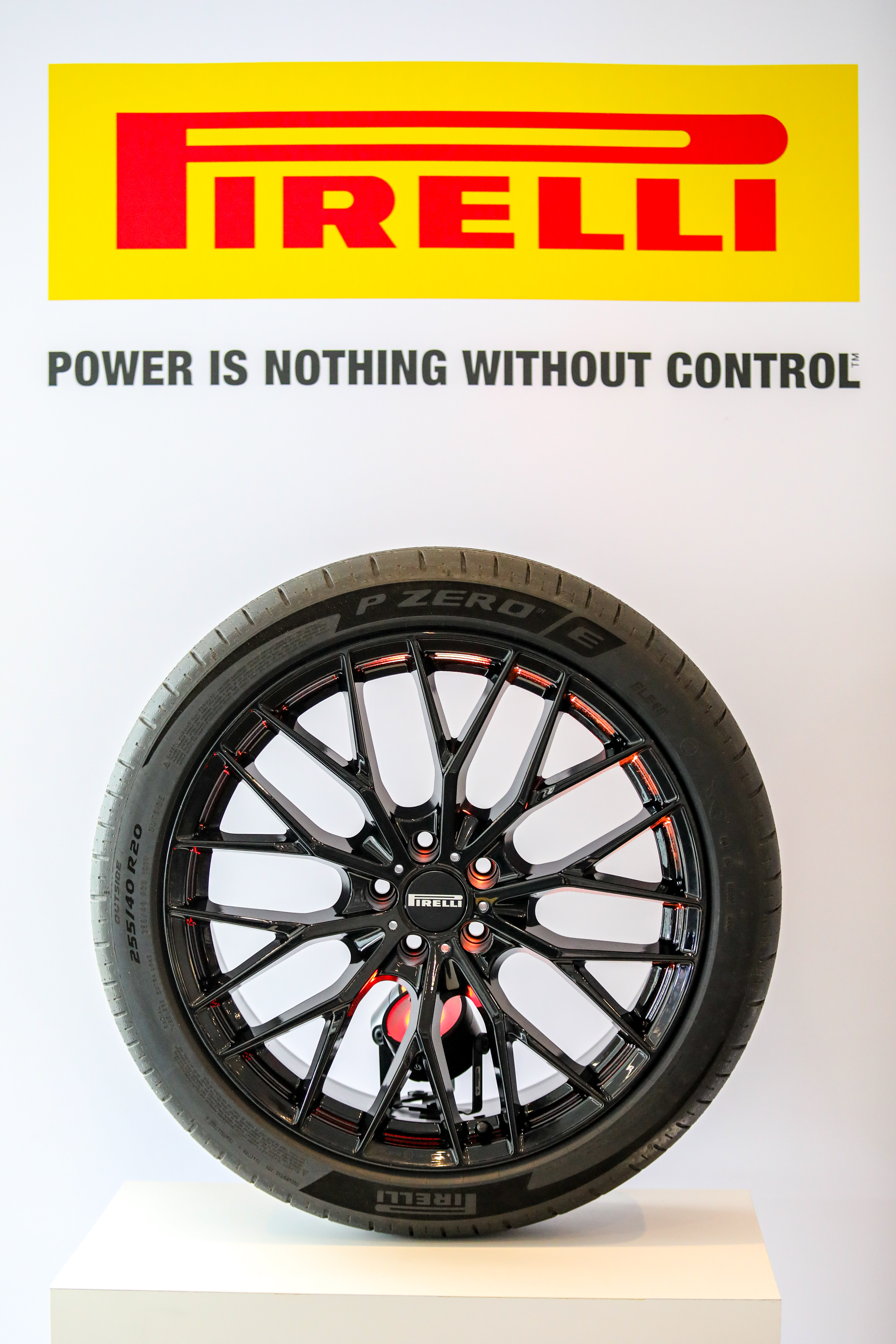 Pirelli P Zero E